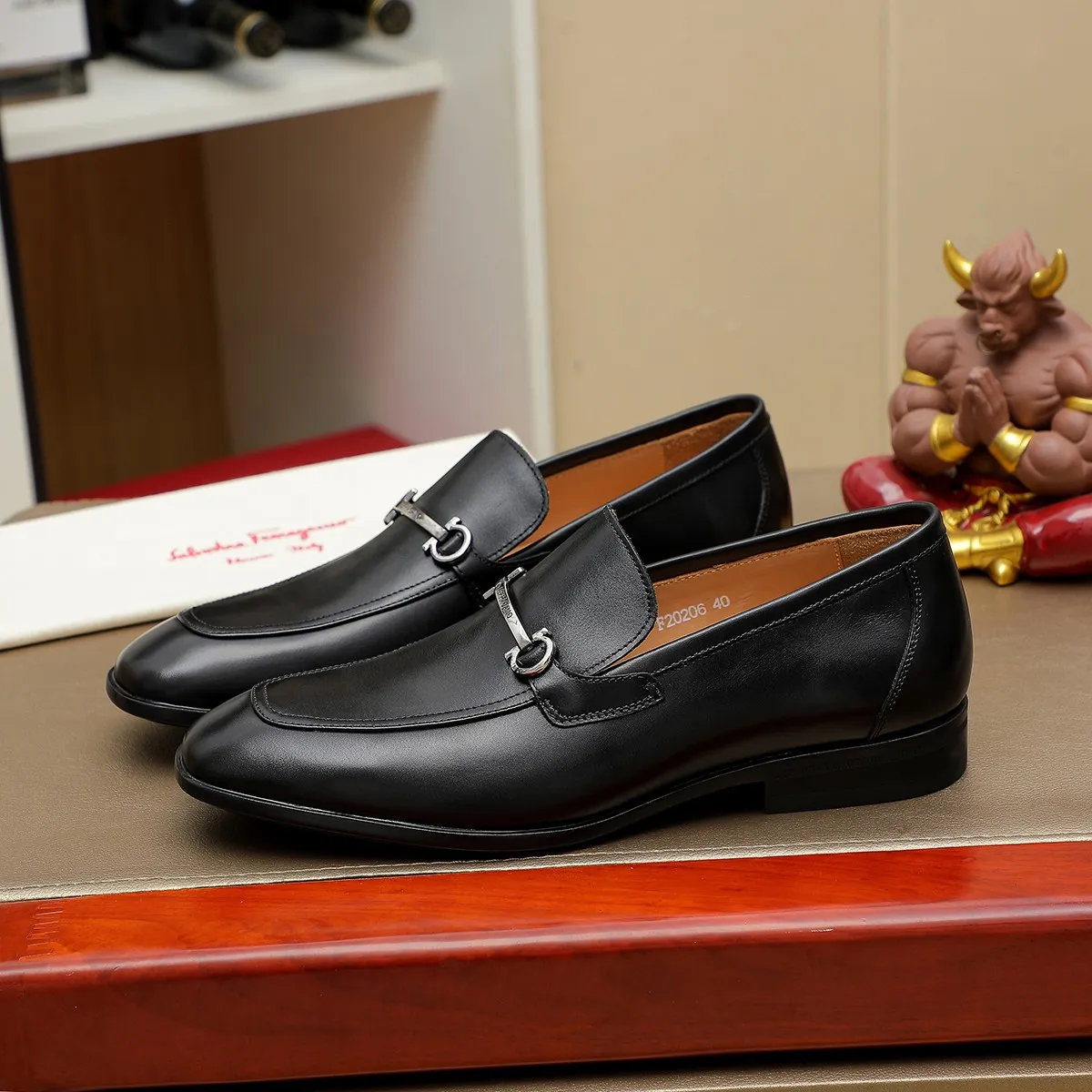 Men's Men's Shoes 260 Ferragamo [Ferragamo] top imported suit men's shoes 💯Original copy of the official website, product materials: selected imported embossed calfskin + luxury hardware buckle accessories ~ imported water-dyed cow 🐂 leather lining. Strong three-dimensional visual effect, original combination outsole, multiple colors available😘 Size: 38-45